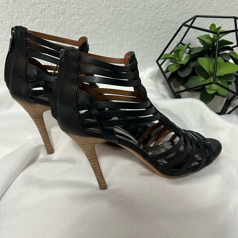 COACH gladiator heels size 8.5M